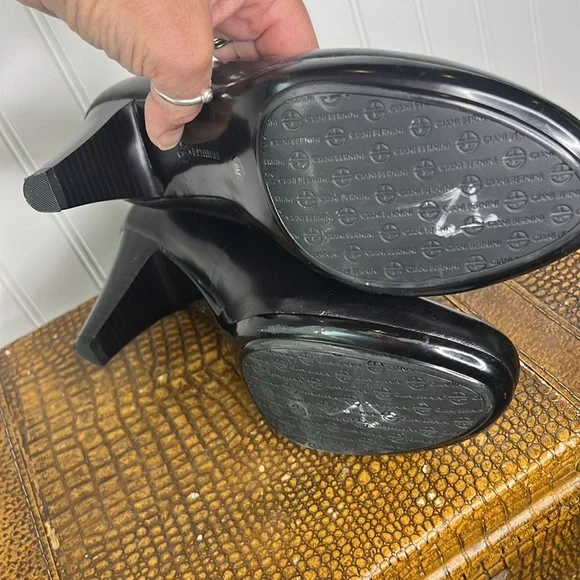 Giani Bernini Black Leather Pumps size 9 & 9.5 - Picture 9 of 11